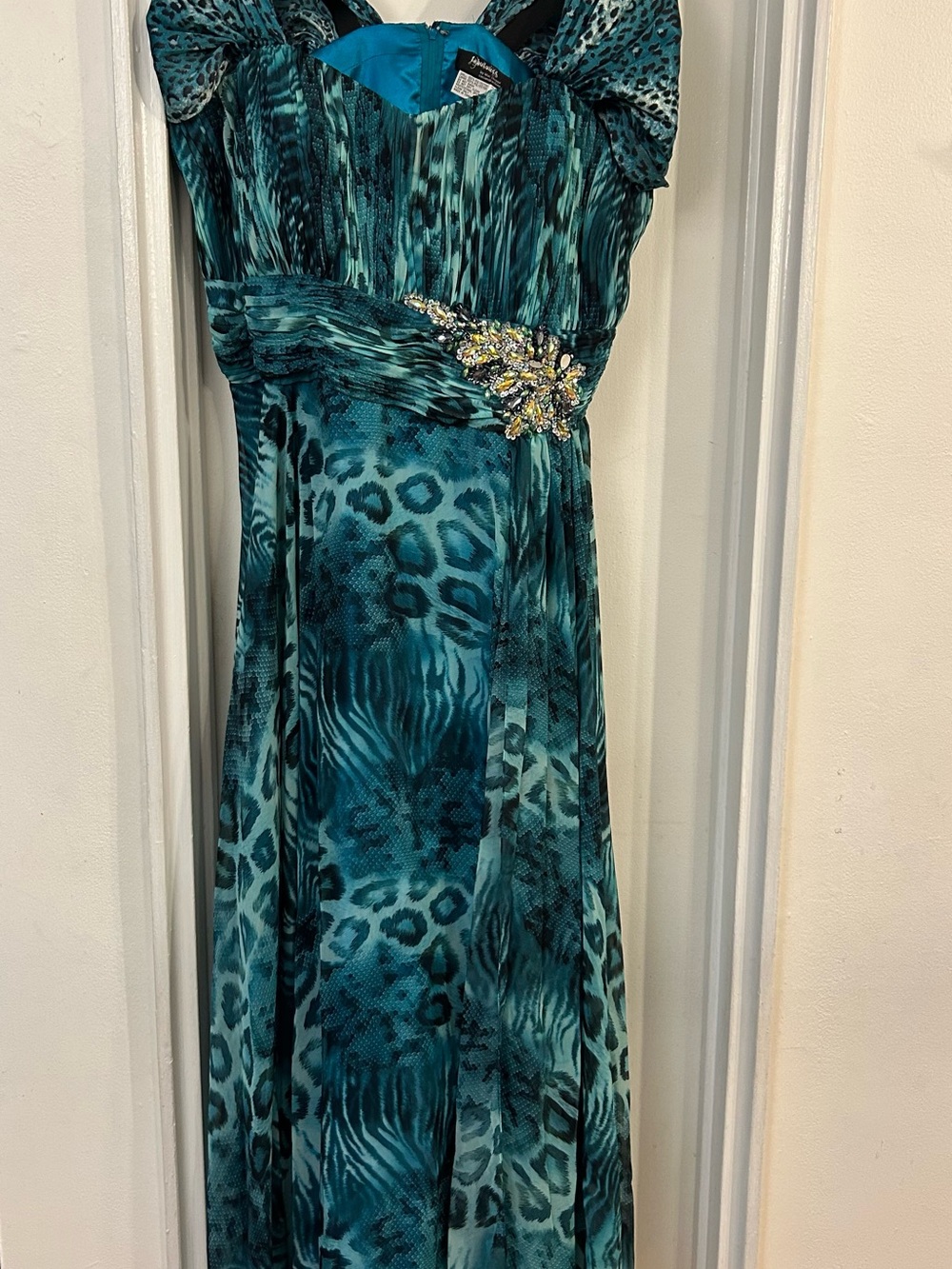 Fabulouss Mac Duggal Cassandra Stone 26 Teal Animal Print Beaded Sequin Gown